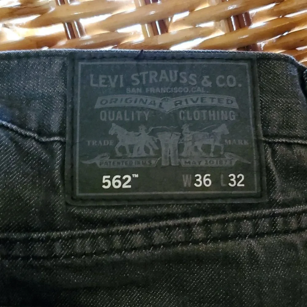 Levi's 562 Loose Taper Black Jeans 36 x 29